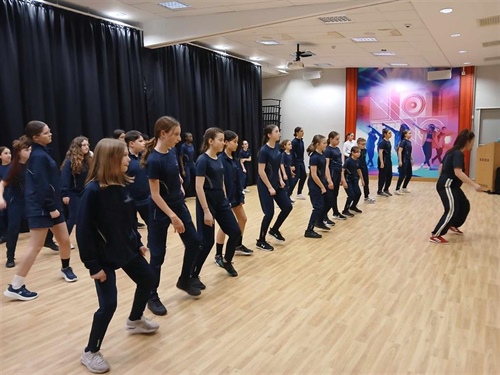 Spotlight Students Shine in Breakdancing and Beatboxing Masterclasses